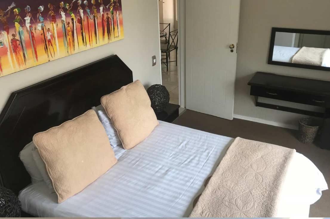 Daisy St -One Bedroom Apartment โจฮันเนสเบิร์ก ภายนอก รูปภาพ